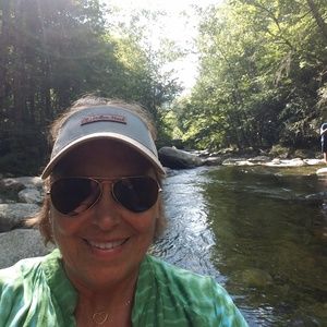 Meet your Posher, Angela